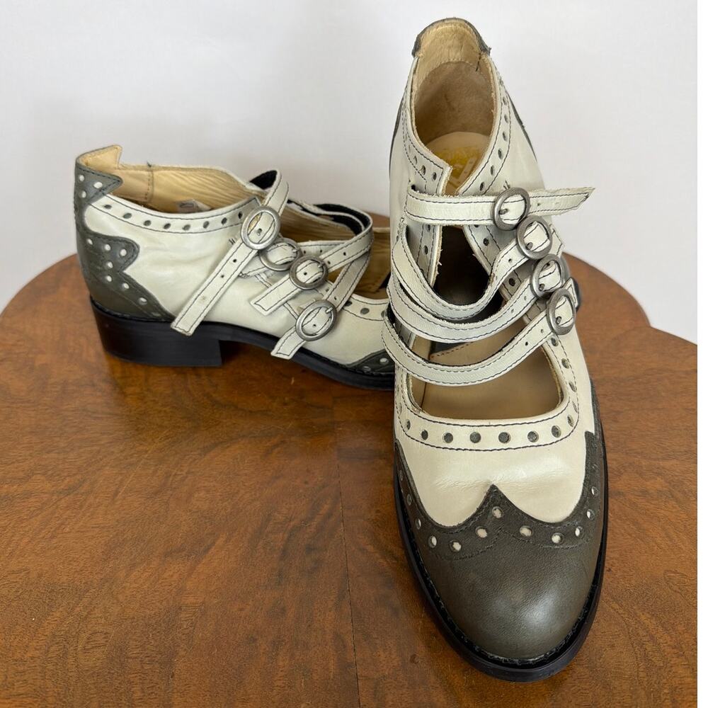 John Fluevog Cream & Gray 2-Tone Wingtip Strap Leather Low Heel Shoes SZ 11